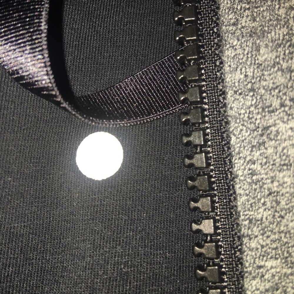 Lululemon - Picture 3 of 5